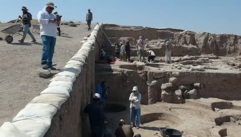 Kilis'teki Oylum Höyük'teki Kazılar Sıcak Havaya Rağmen Devam Ediyor