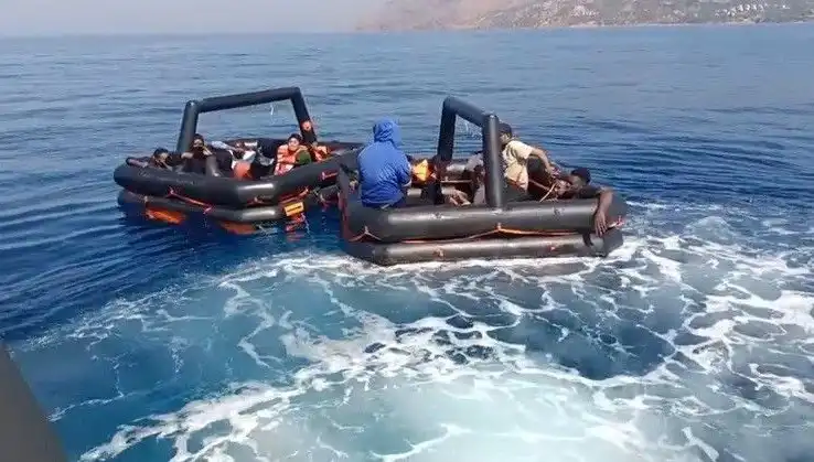 Ayvacık'ta Dram: 19 Kaçak Göçmen Kurtarıldı, Neler Yaşandı?