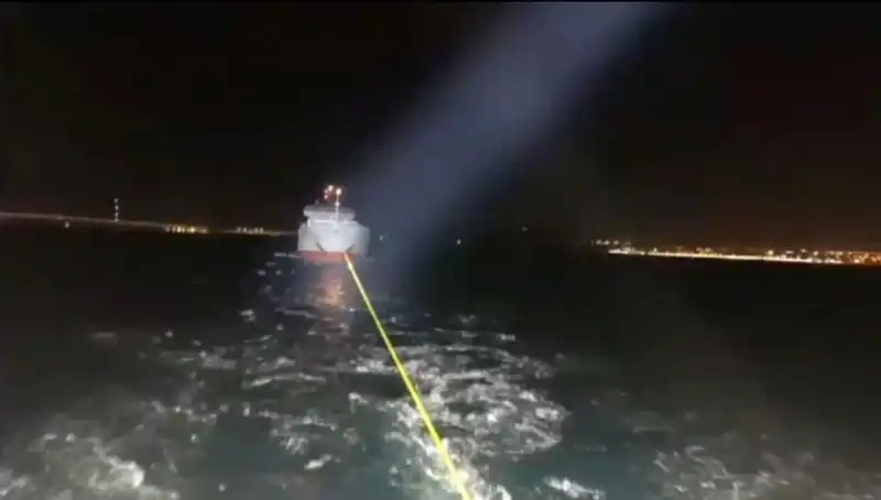 Çanakkale Boğazı’nda Gemi Arızası: Denizdeki Tehlikeli Anlar