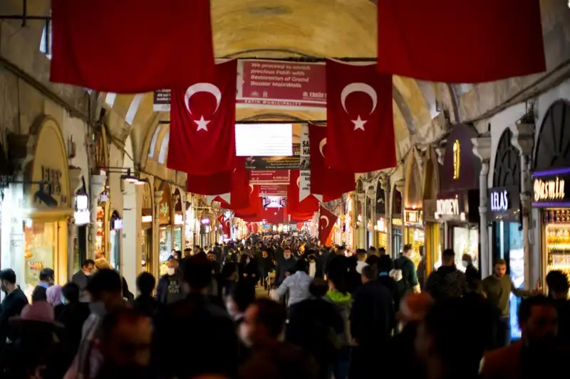 Kapalıçarşı’da 100 Milyon Liralık Vurgun: Korumalar, Çakarlı Araçlar ve Lüks Toplantılar