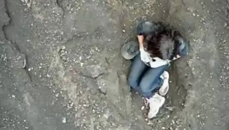 Turist Yanardağın İçine Düşerek Kayboldu, Dört Gün Sonra Bulundu