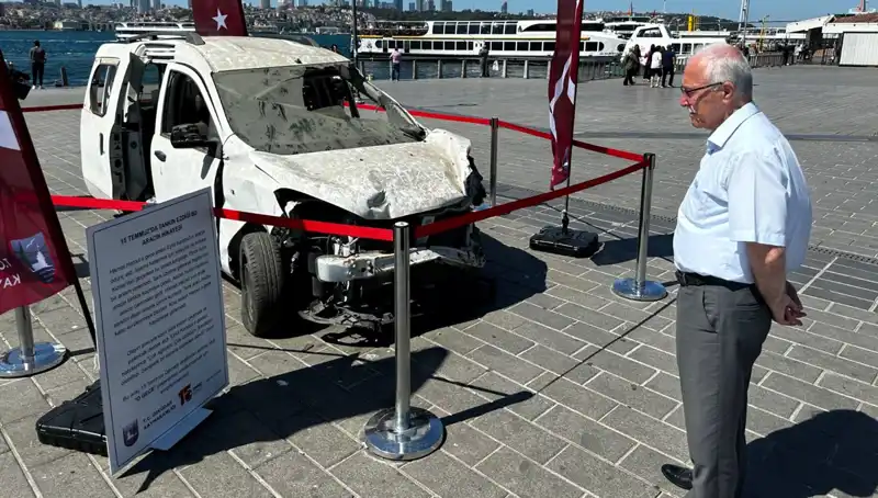 15 Temmuz Anısına Tankların Ezdiği Otomobiller Sergiyle Yeniden Hayat Buluyor