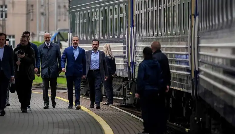Dışişleri Bakanı Fidan'ın Ukrayna Ziyareti: Yeni Stratejiler ve İkili İlişkiler