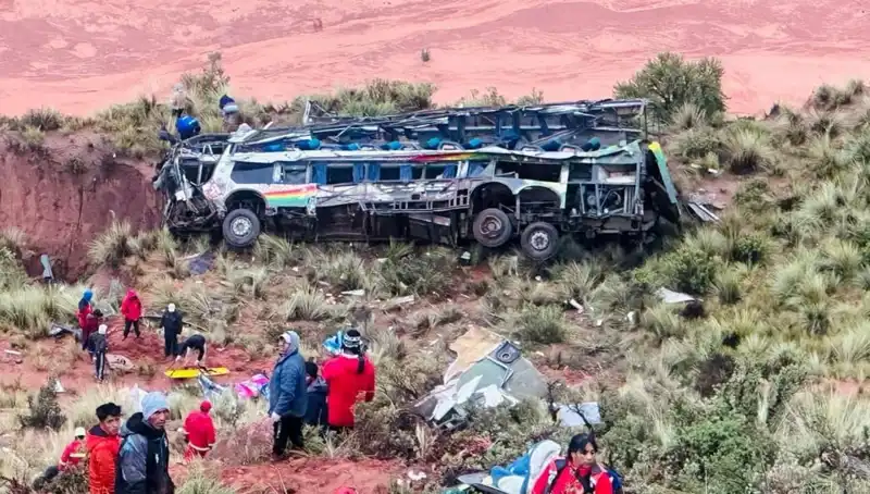 Otobüs Uçuruma Yuvarlandı: 31 Kişi Hayatını Kaybetti, Kazanın Detayları Ortada