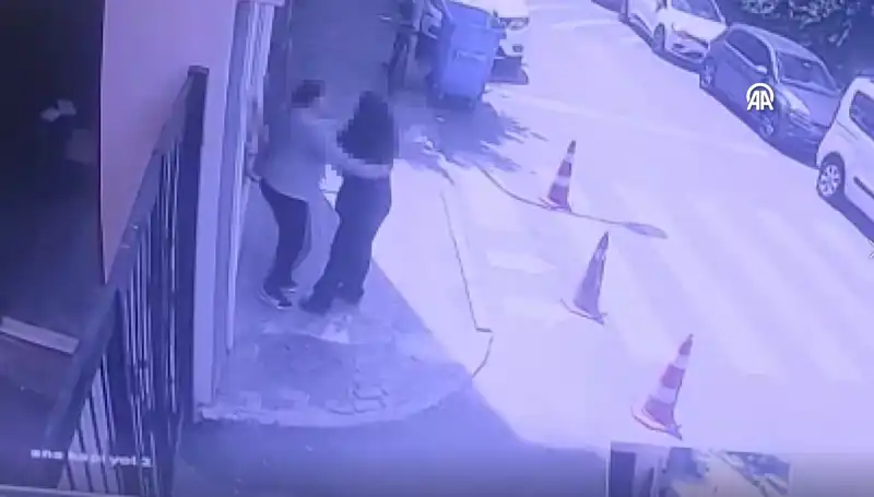 İstanbul'da Lise Tuvaletinde Yaşanan Korkunç Olay Gözleri Korkuya Boğdu