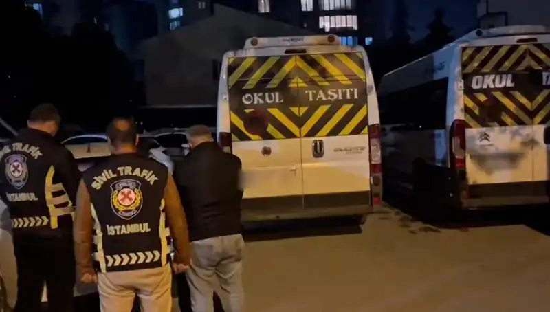 Görüntülerle Gündeme Gelen Olay: İki Servis Sürücüsü Yakalandı!