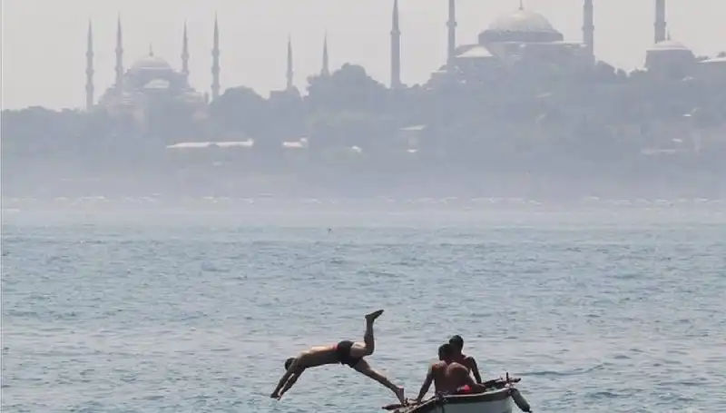 Aşırı Sıcak Hava Dalgası Kapıda: 44 Dereceler Bizi Bekliyor!