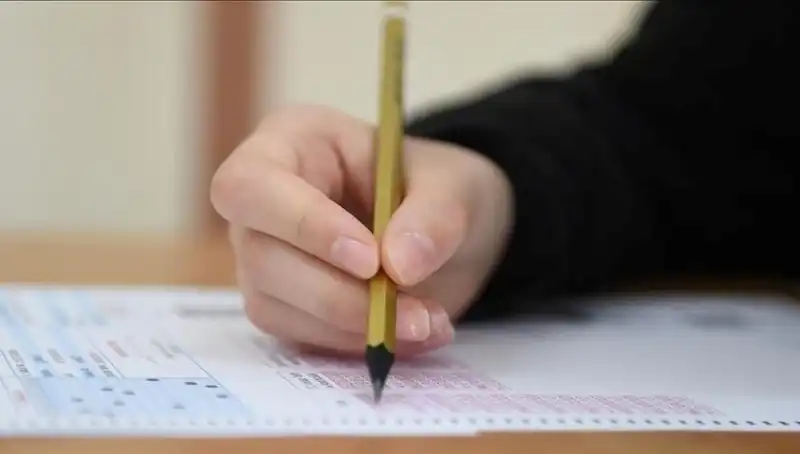 LGS Sınavında Eleyici Sorular Öğrencileri Zorladı: Başarı Oranı Düşüyor!