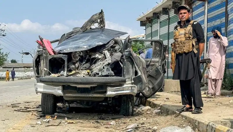 Pakistan'da Patlama: Hükümet Yetkilileri ve Polis Memuru Hayatını Kaybetti