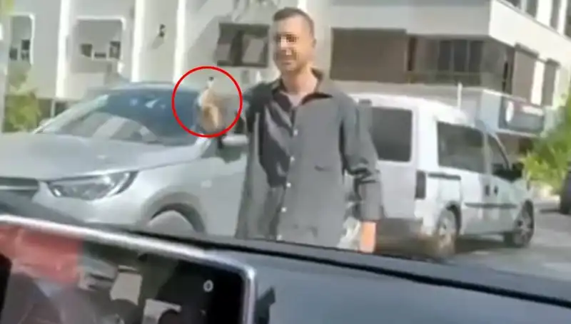 Trafikte Kadınlara Silah Doğrultan Sürücü Hakkında Çarpıcı Gelişmeler