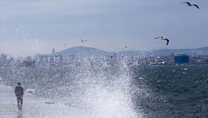 Marmara ve Ege'de Güçlü Rüzgarlar Bekleniyor: Dikkatli Olun!