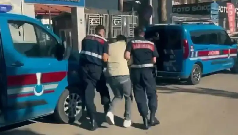 Türkiye'de Dev Suç Operasyonu: 10 İlde 74 Gözaltı ile Suç Örgütlerine Darbe