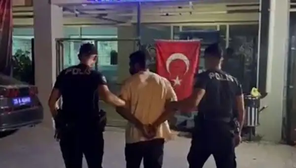 İzmir'de 18 Yıl Hapis Cezası ile Aranan Firari Hızla Ele Geçirildi