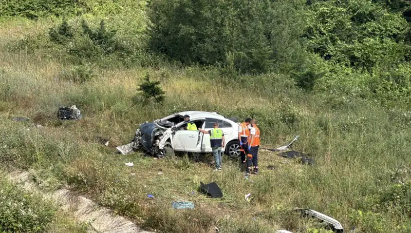 Kuzey Marmara Otoyolu'nda Meydana Gelen Kaza: Araç Şarampole Devrildi!
