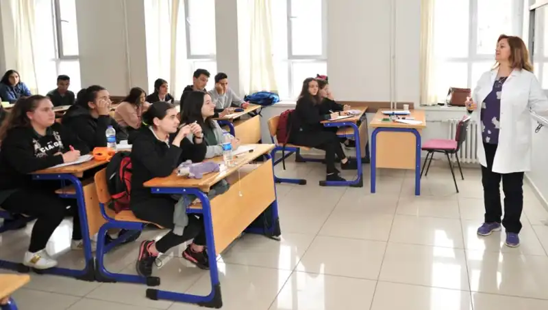 2025 MEB Lise Kayıt Tarihleri ve LGS Süreci Hakkında Bilmeniz Gerekenler
