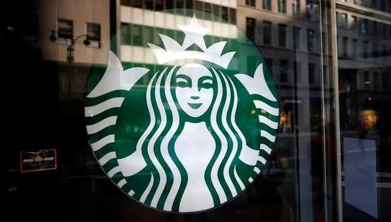 Starbucks’ın Küresel Satışlarındaki Düşüş: Sektör İçi Etkiler ve Gelecek Beklentileri
