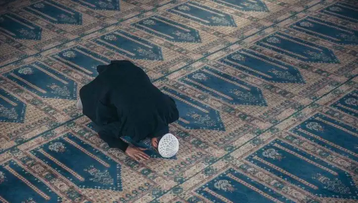 Cuma Namazı Saati ve Kılınışı: 12 Eylül'de İstanbul, Ankara ve İzmir'de Ne Zaman?