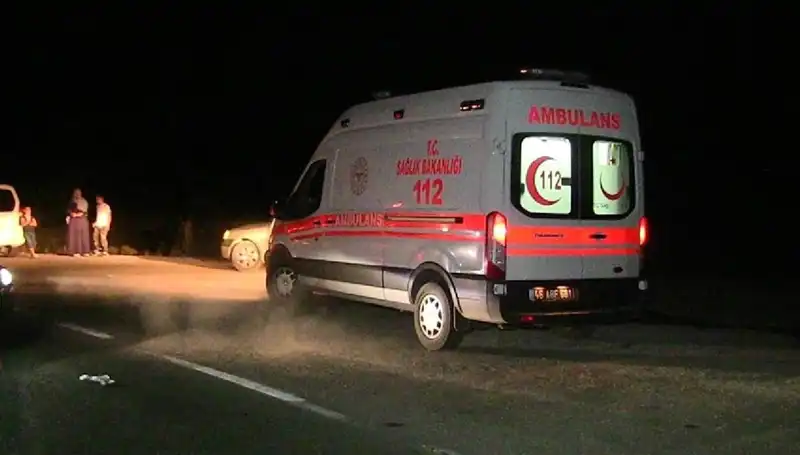 Motosiklet Kazası: Sürücü Hayatını Kaybetti, Yolcu Tıp Masasında Mücadele Ediyor