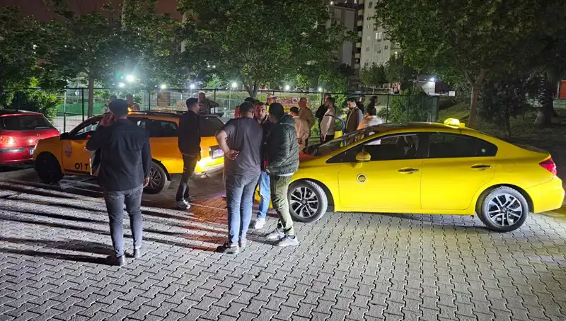 Adana'da Taksicinin Korsan Taksiye Uyguladığı Dayak Olayı Günlerce Konuşulacak