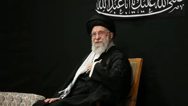 İran Lideri Hamaney, İlk Kez Süreç Hakkında Kamuoyuna Bilgi Verdi