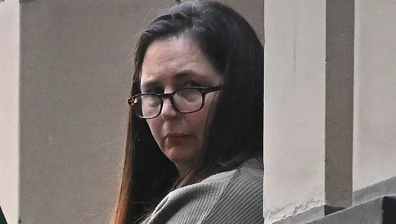 Zehirli Mantarların Gizemi: Renkli Tabaklar Kimin Suç Ortağı?