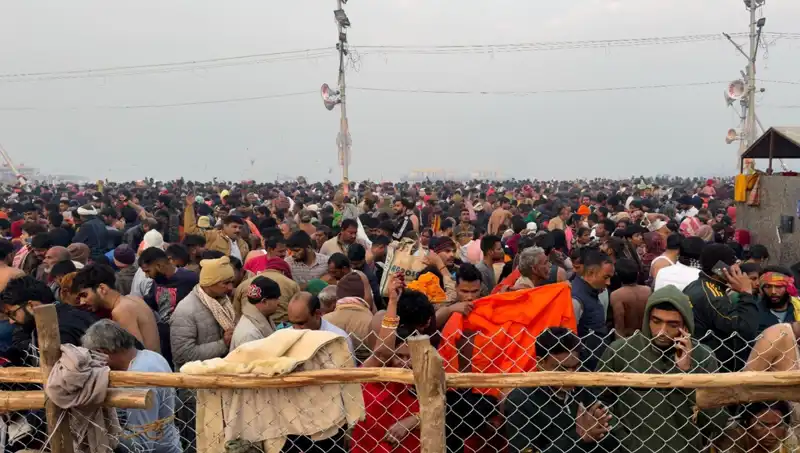 Hindistan'da Dini Festivallerde İzdiham: 6 Kişi Hayatını Kaybetti