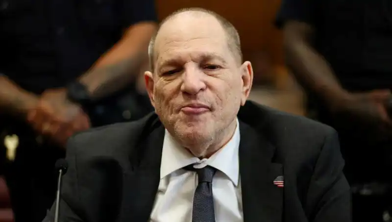 Cezaevindeki Hollywood Yapımcısı Harvey Weinstein Tekrar Suçlu Bulundu: Yeni Gelişmeler