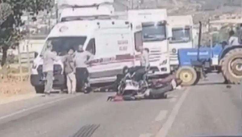 Hatay'da Feci Trafik Kazası: İki Kişi Hayatını Kaybetti, Bir Kişi Yaralı