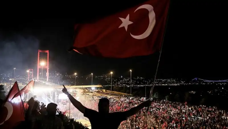 15 Temmuz'un Destanı: "En Uzun Gece" Tiyatro Oyunu Külliye'de Sahnelenecek