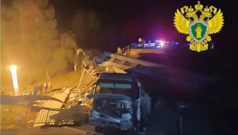 Rusya'da İki Köprünün Çökmesi Ve Tren Faciası: Zarar Ve Kayıplar Hızla Artıyor