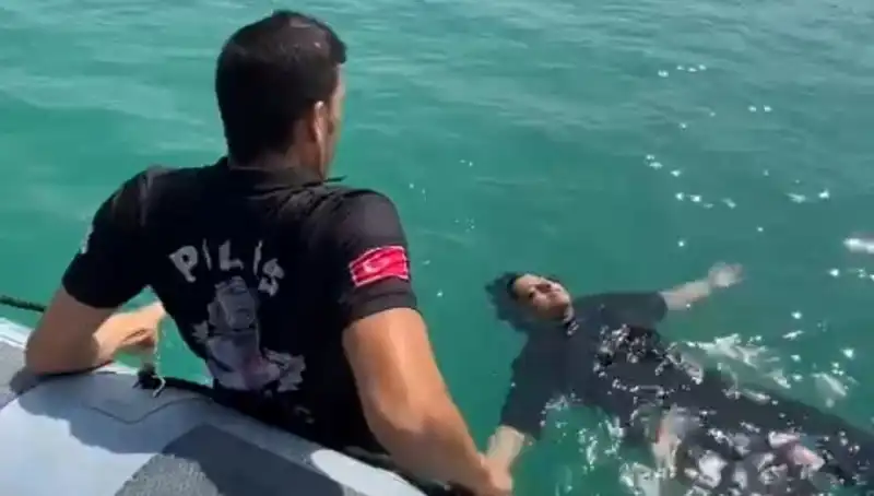 ** Baraj Gölüne Düşen Kadın, İşte O Gemi Adamlarının Kahramanlığı!**