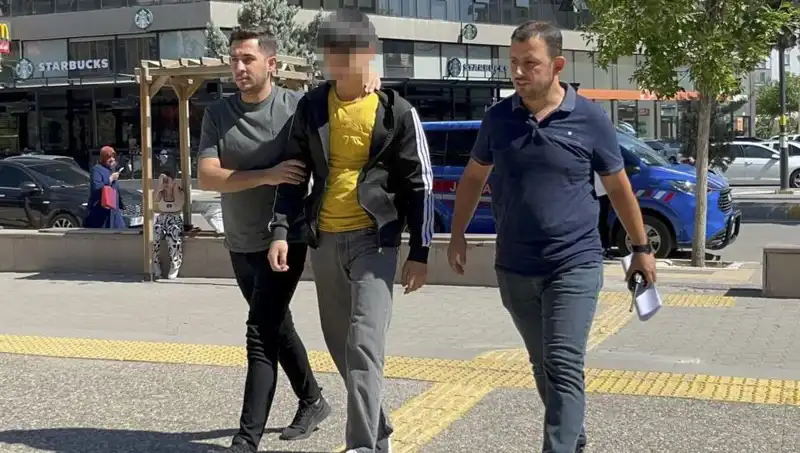 Tartışma Sonrası Kanlı Anlar: Ağabey Kardeşini Bıçakladı!