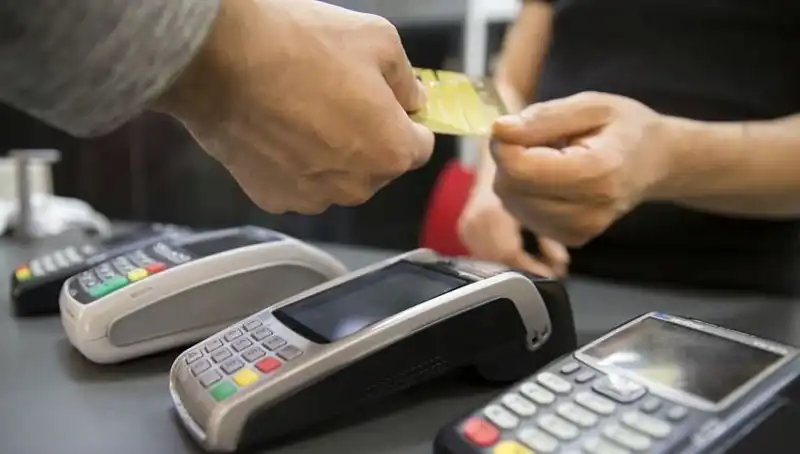 Kartlı Harcamalarda Gizli Artış: Tüketicileri Nasıl Etkiliyor?