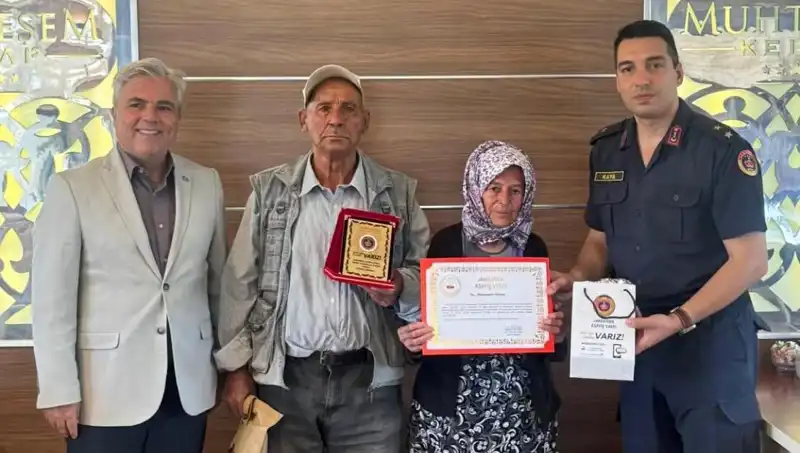 Hüzün ve Umut: Yaşlı Çift Evi Jandarmaya Bağışladı