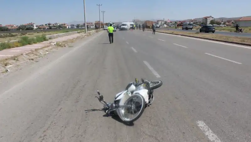 Dur İhtarına Uymayan Araç, Polisi Görmezden Gelerek Kazaya Karıştı