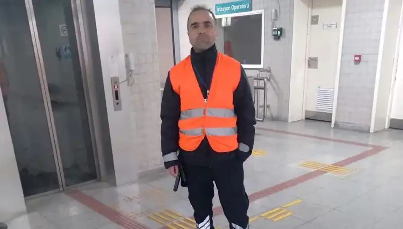 İstanbul’da Trende Sigara İçen Yolcu, Güvenlik Görevlisini Vurdu!