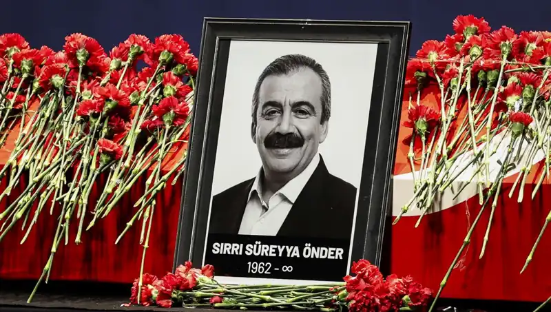 Sırrı Süreyya Önder Meclis'te Anıldı: Anmanın Ardındaki Dersler ve Mesajlar