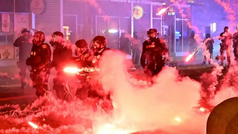 ABD'de Isyan Dalgası: Los Angeles'taki Protestolar Tüm Ülkede Yayıldı