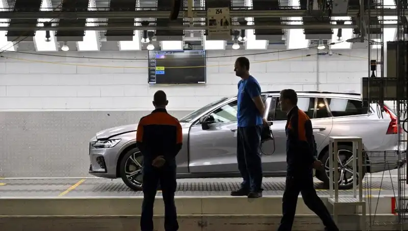 Volvo, Belirli Modellerin Satışını Durdurdu: İşte Sebepleri!