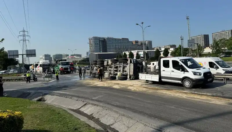 D-100 Yan Yolunda Beton Mikseri Devrildi: Olayın Ayrıntıları ve Son Gelişmeler