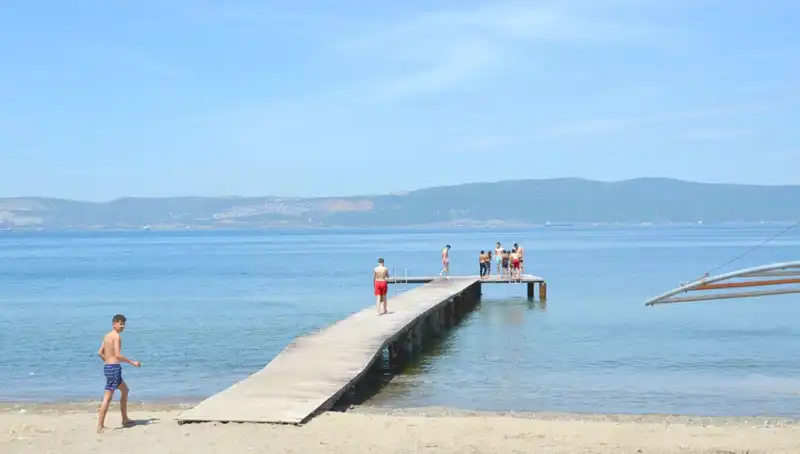 Sıcak Hava Dalgası, Plajları ve Denizleri Dolup Taşırdı