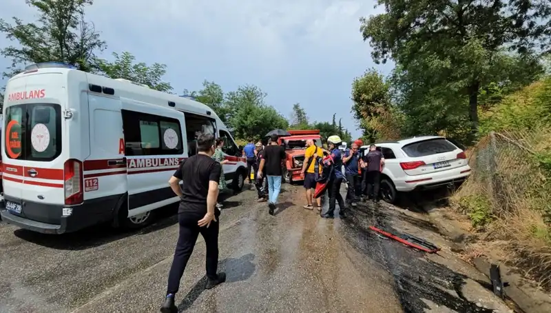 Sakarya'da Kamyonet-Cip Çarpışması: 5 Yaralı, 4'ü Çocuk