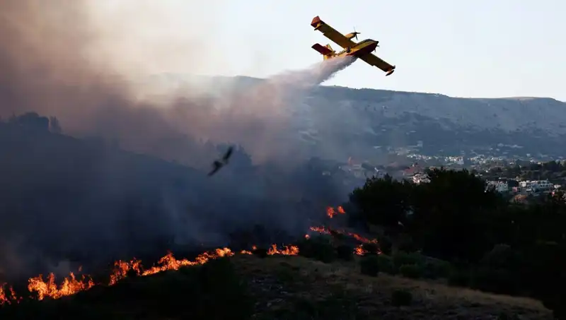 Sakız Adası’nda Günlerdir Süren Orman Yangını Sonunda Kontrol Altında!