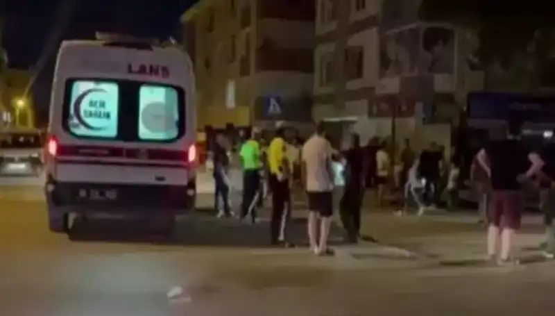 Alkollü Sürücü İhtilafı Kanlı Sona Erdirdi: Kamyonetle Yayaları Ezdi