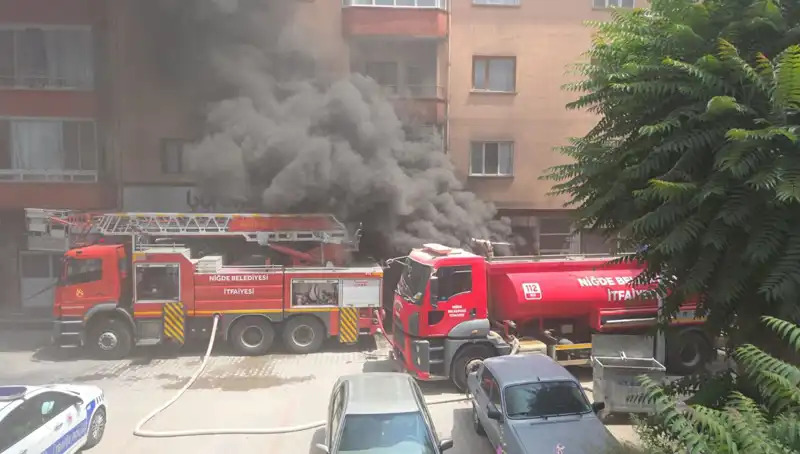 Niğde'de Beyaz Eşya Deposunda Şok Eden Yangın: İlk Bilgiler Geldi