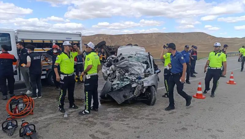 Yozgat’ta Feci Kaza: 3 Kişi Hayatını Kaybetti, 2 Kişi Yaralandı