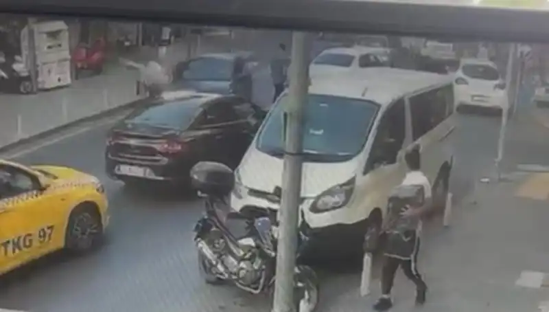 Fren Yerine Gaza Bastı: Otomobilin Terör Estirdiği Anlar