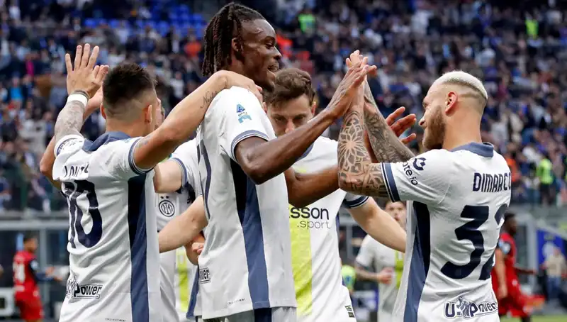 Serie A'nın Zirvesindeki Tansiyon: Şampiyon Play-Off'a Gidilebilir mi?