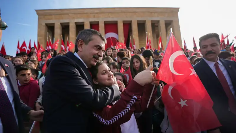 Bakan Tekin, Anıtkabir’deki Özel Törenle Çocuklarla Buluştu