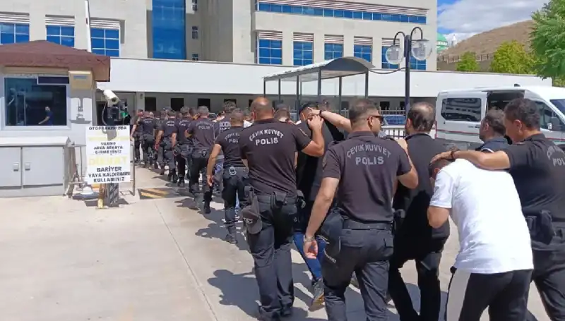 Ankara'da Tehditkar Çeteye Büyük Baskın: Avukatlar da Çıktı